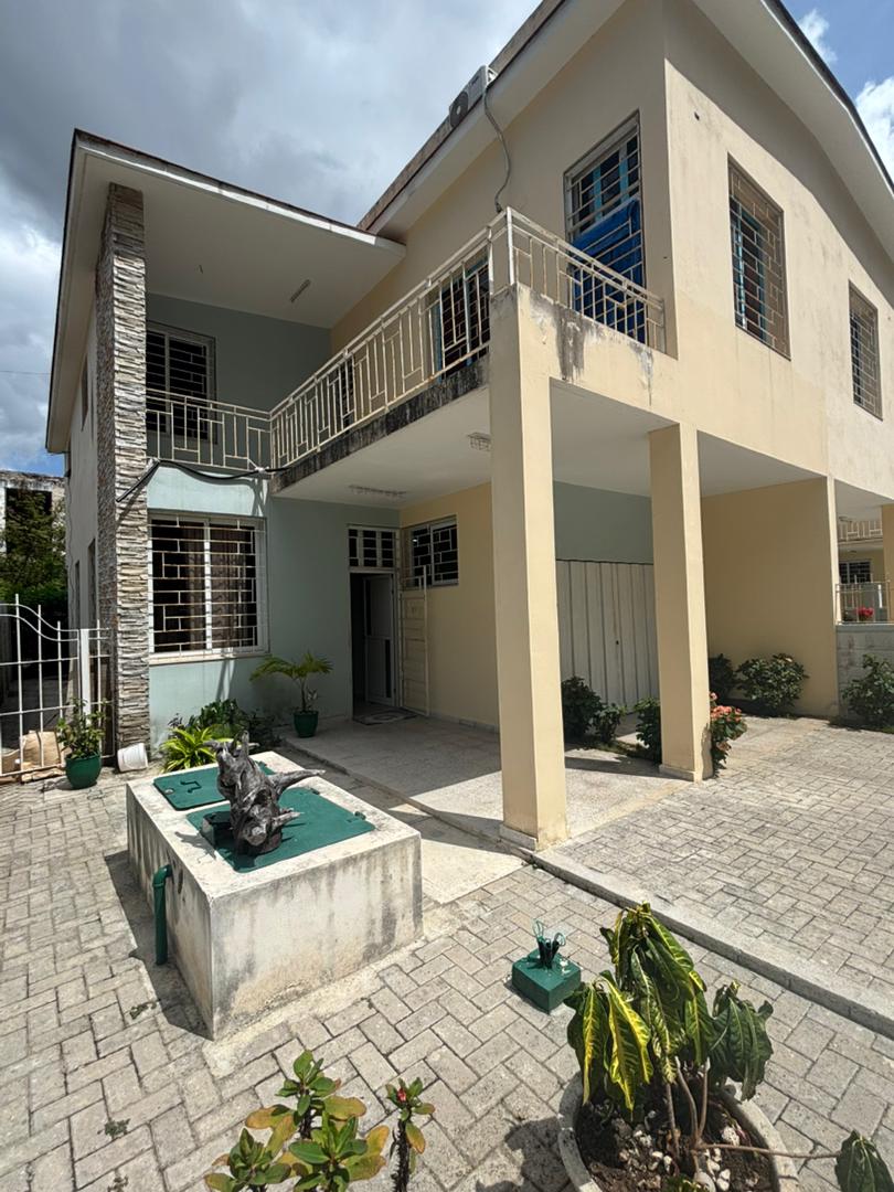CASA MODERNA EN VENTA – PLAZA DE LA REVOLUCIÓN