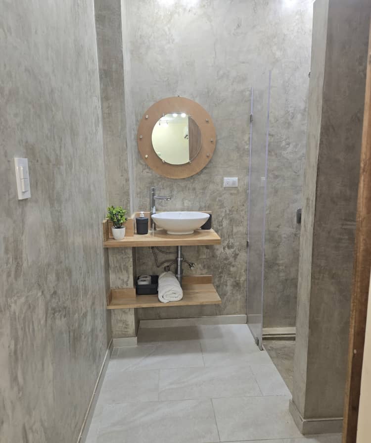 Apartamento interior en Centro Habana (buena zona ) en edificio capitalista de