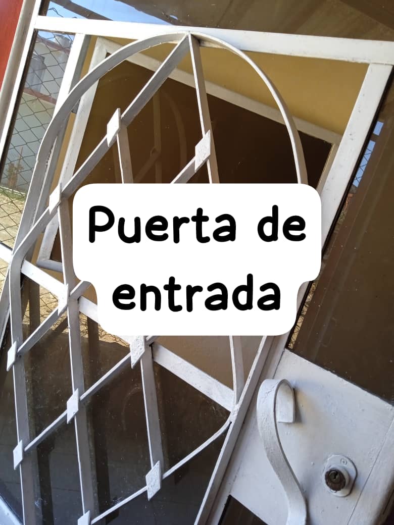 Vendo apartamendo en reparto residencial donde no quitan la luz ni el agua. Con