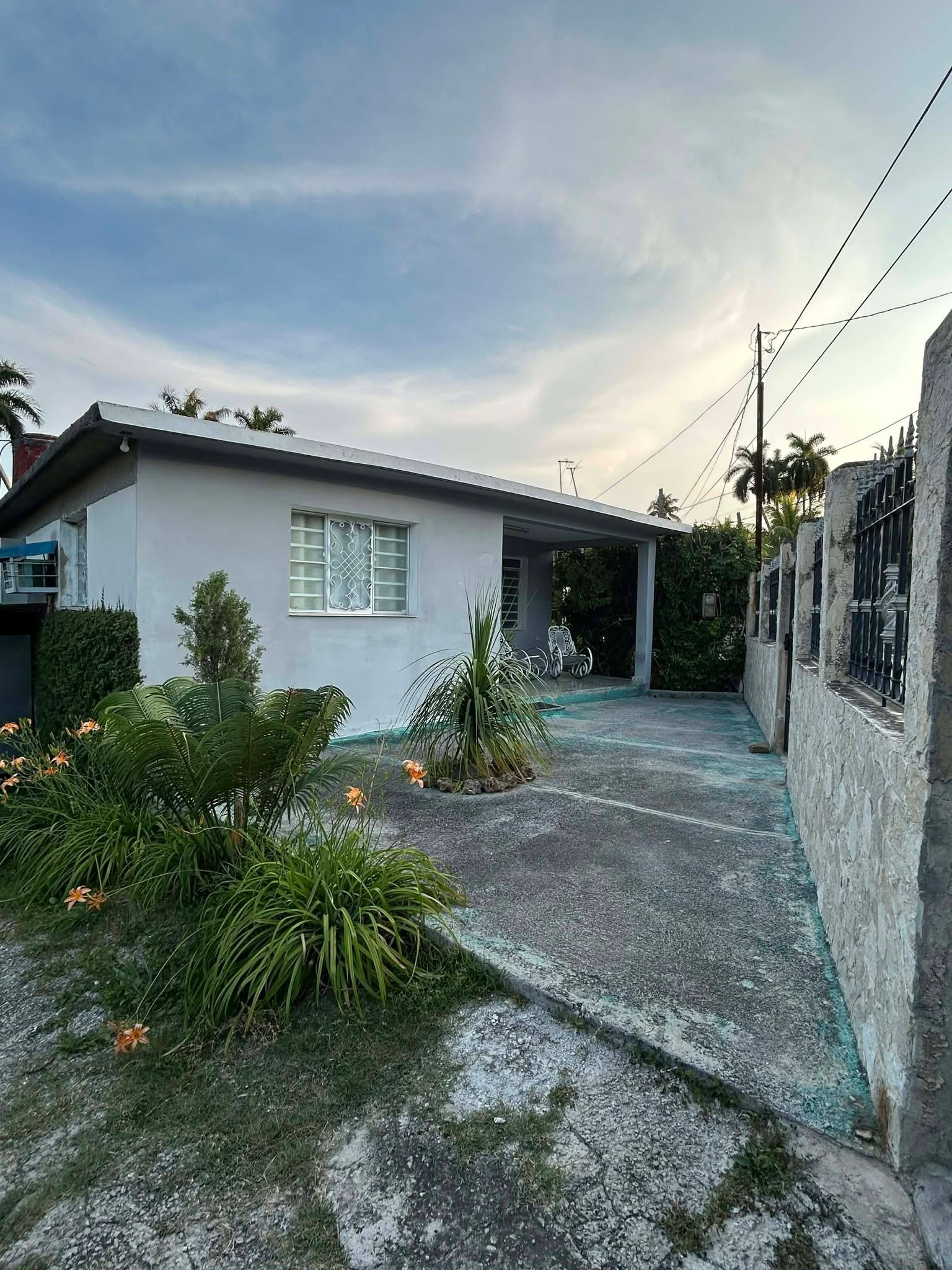 Se vende casa Independiente ubicada en Arroyo