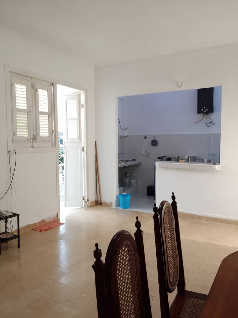 *APARTAMENTO EN VENTA – SANTO SUÁREZ, 10 DE OCTUBRE*