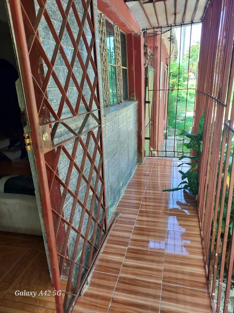 *SE VENDE CASA DE 2 NIVELES EN VÍBORA PARK ARROYO NARANJO*