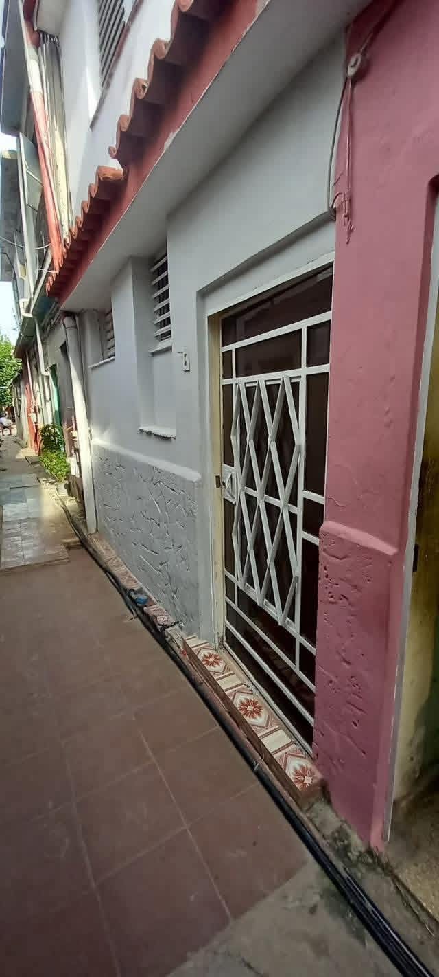 SE VENDE casa triplanta en PLAYA
