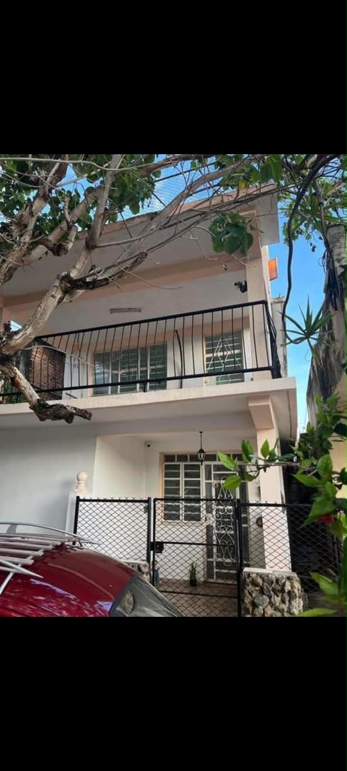 Se Vende propiedad de 2 plantas en playa con.