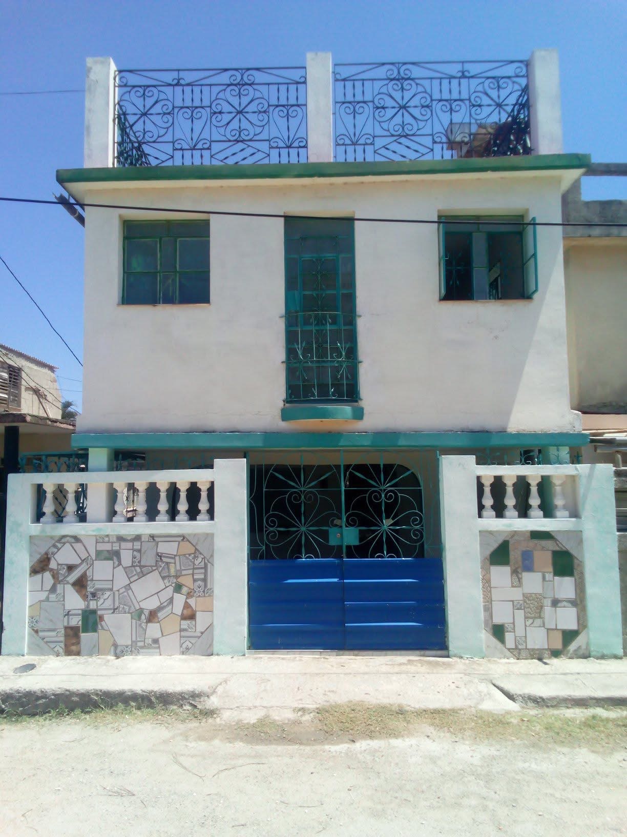 $25mil $. Vendo mi casa ubicada en pasaje C entre k y lindero, cuenta con portal amplio sirve para garaje, sala comedor, cosina, 3 habitaciones,1 baño, placa li