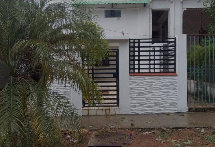 PROPIEDAD DE 2 PISOS EN EL VEDADO UBICACIÓN PRIVILEGIADA