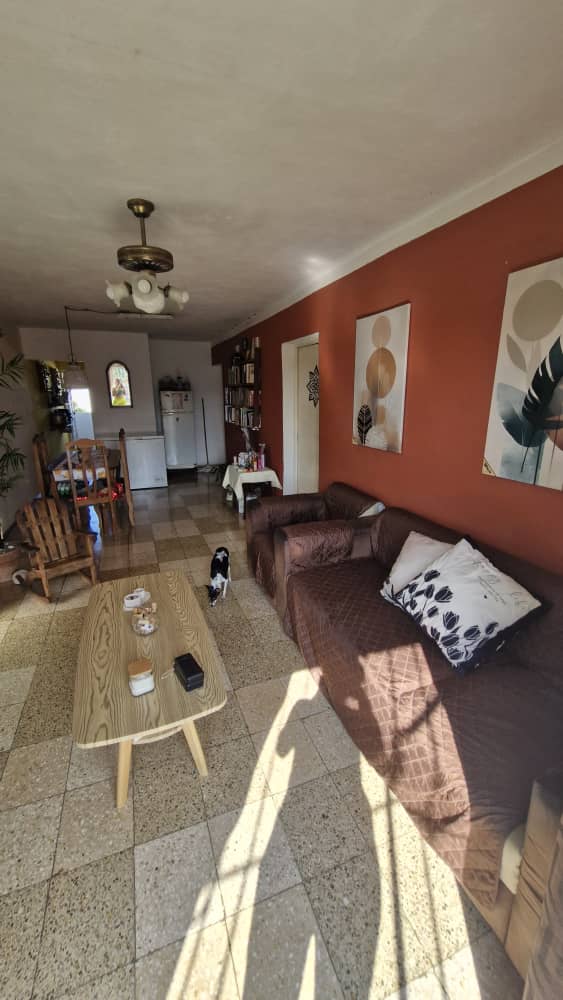 EN VENTA EN LA LISA, Extructura y Carpintería en perfecto estado