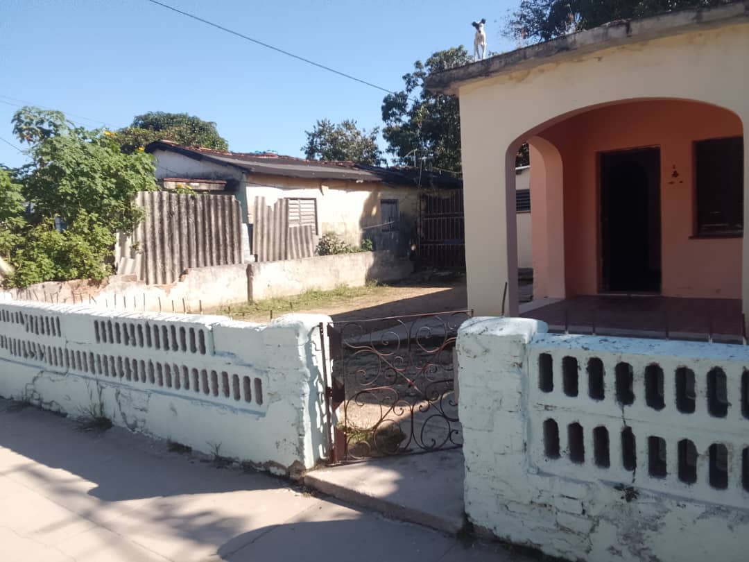 *ARROYO NARANJO* Terreno amplio Puerta a la calle Placa libre Totalmente