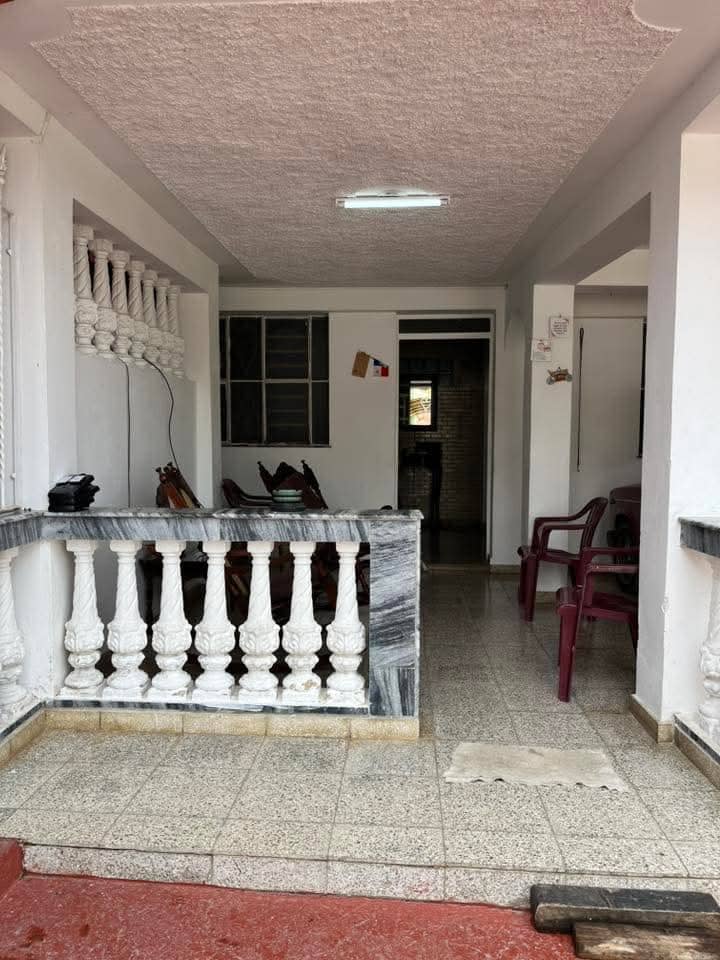 *¡CASA DE 3 NIVELES EN VENTA EN SANTA FE PLAYA!* ️