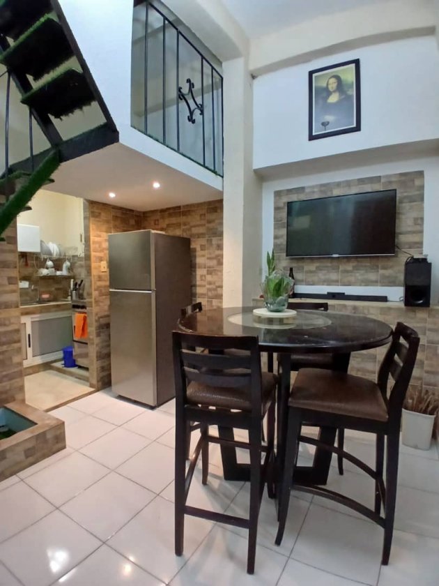 Apartamento en venta en La Habana Vieja. 4 habitaciones, 2 baños. Buena