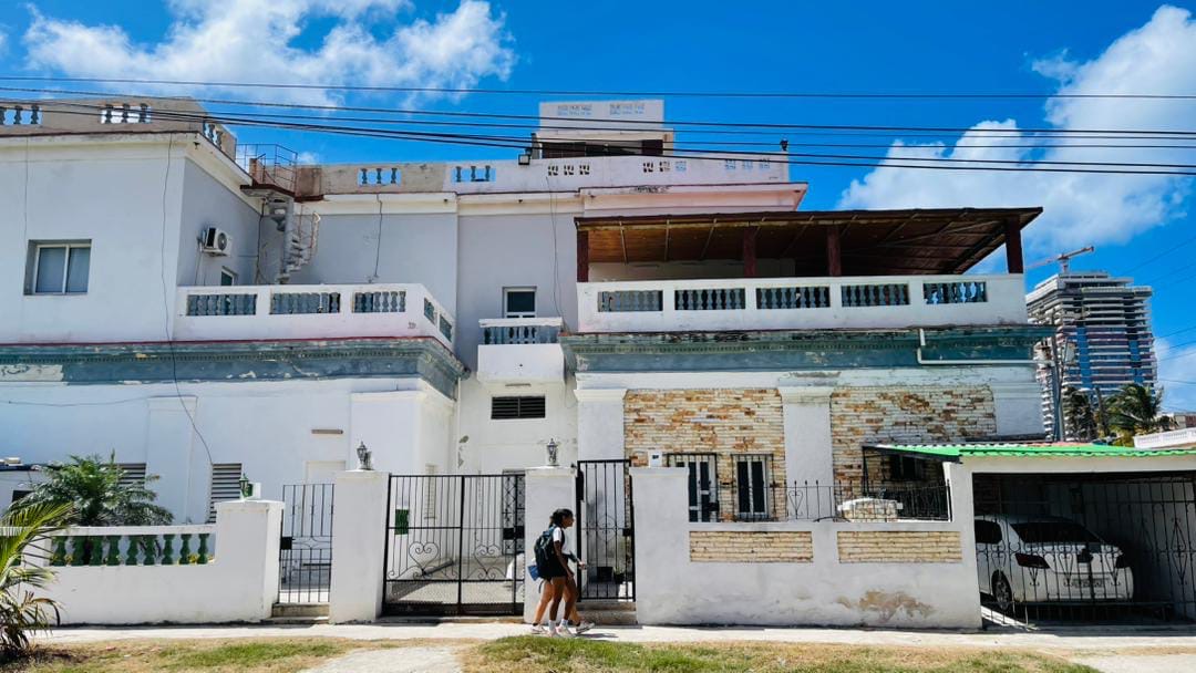 Casa cerca del Hotel Presidente