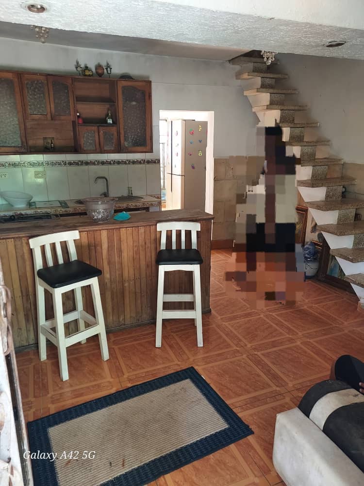 *SE VENDE CASA DE 2 NIVELES EN VÍBORA PARK ARROYO NARANJO*