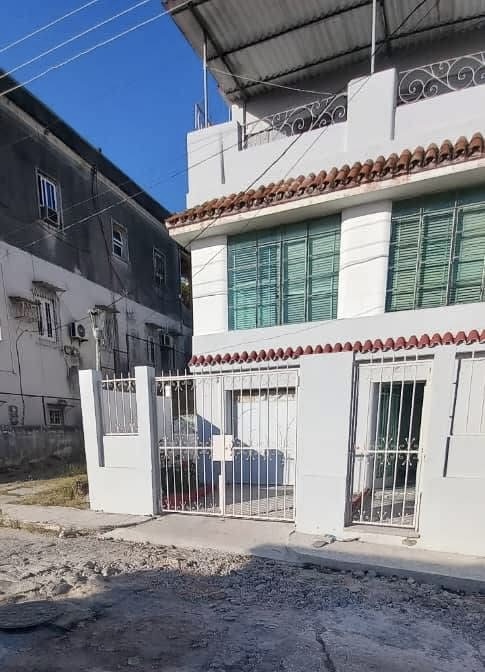 CASA DE 3 PLANTAS en Santo Suarez