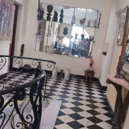 Esta propiedad se encuentra ubicada en La Habana, específicamente en la zona de