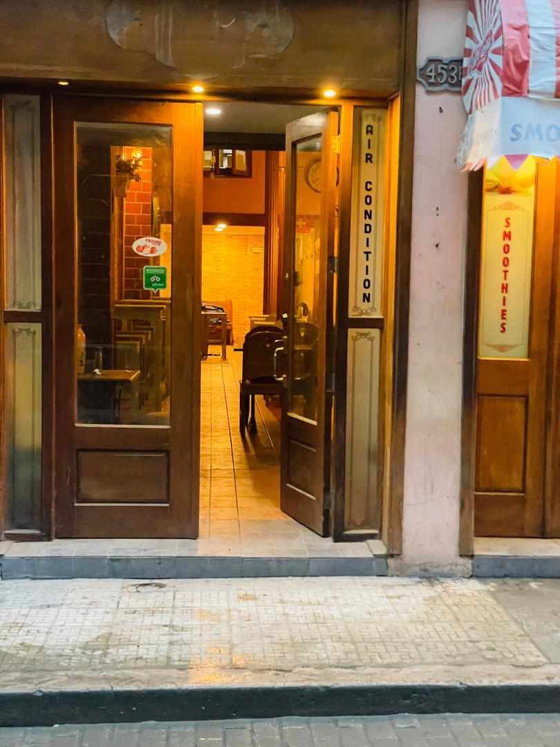 Excelente ubicación para negocio en Obispo, la propiedad está situada en bajos,