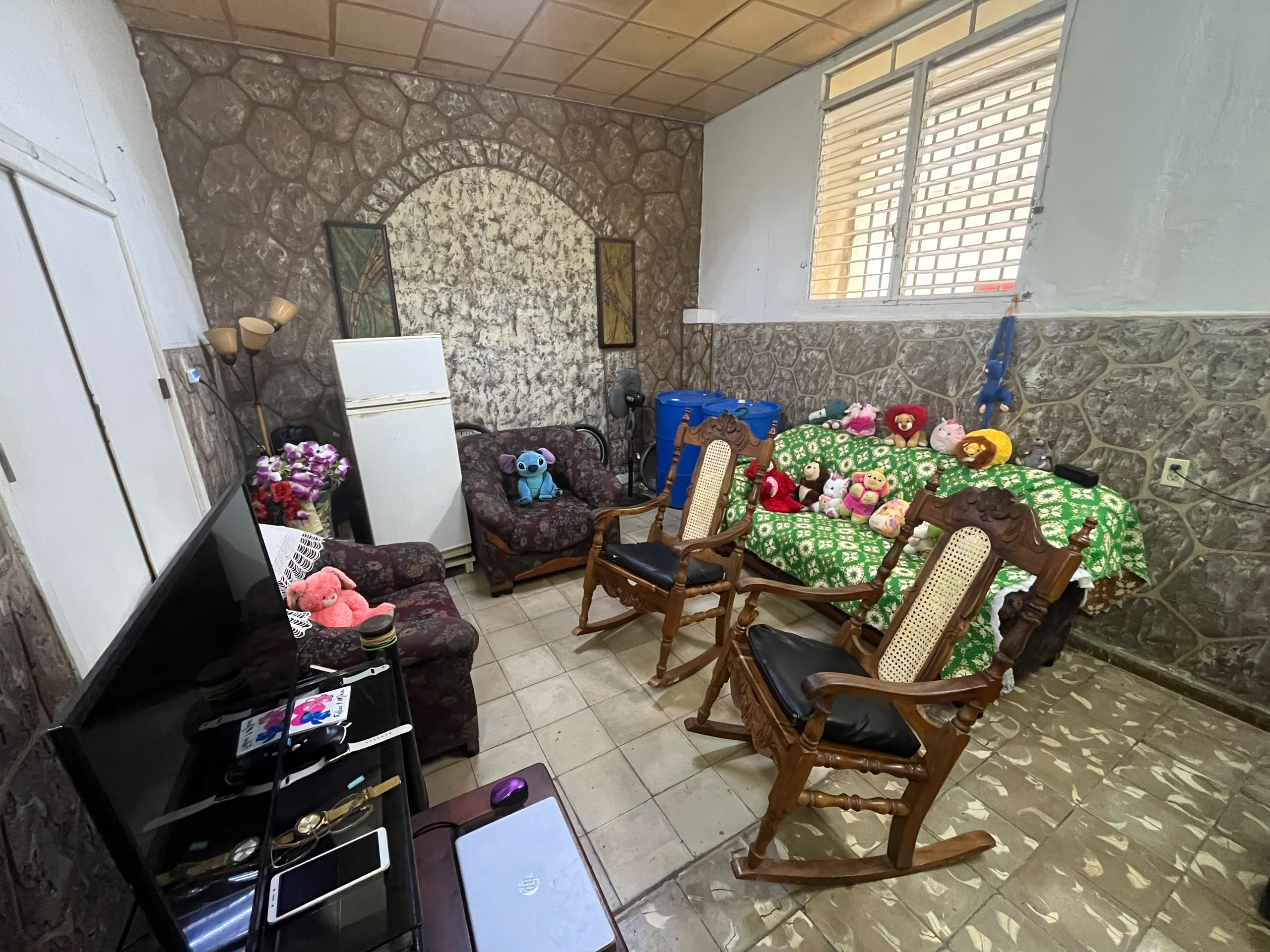 Se vende casa independiente en La Habana Vieja (Soterrado)