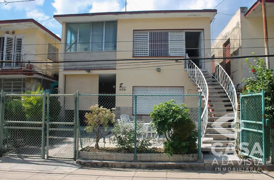 Se vende casa biplanta (altos) del año 1950, en perfecto estado constructivo,