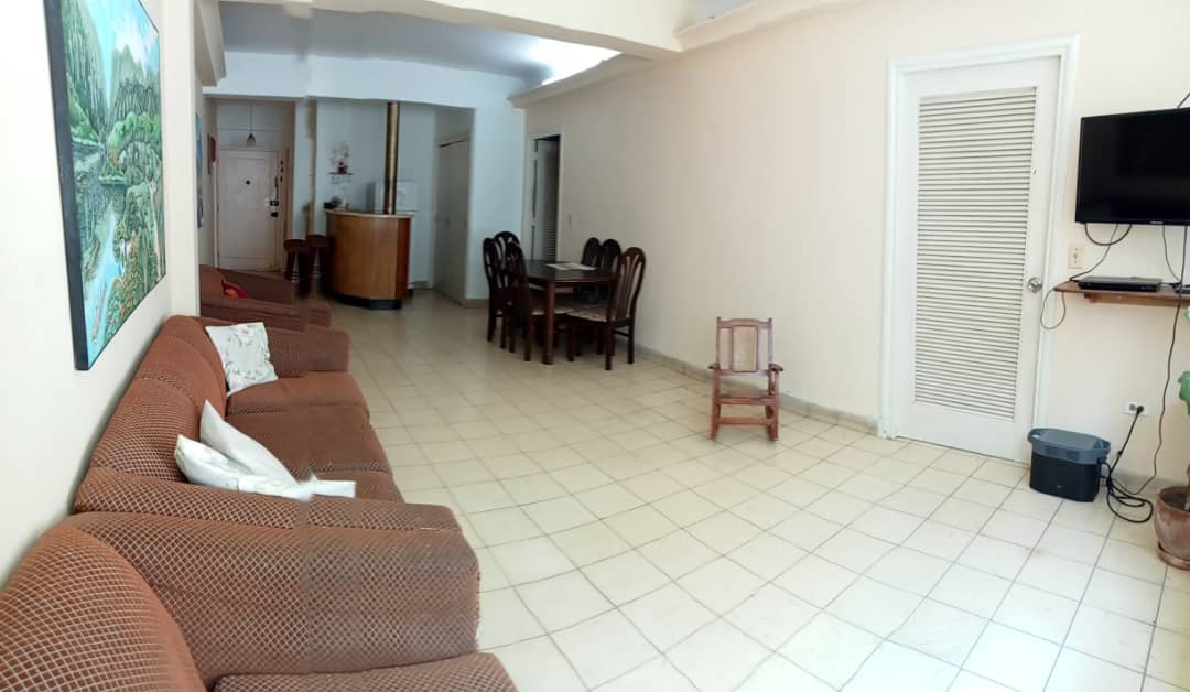 EN VENTA: Apartamento de los años 50 en El Vedado (Línea y A) — $40k USD
