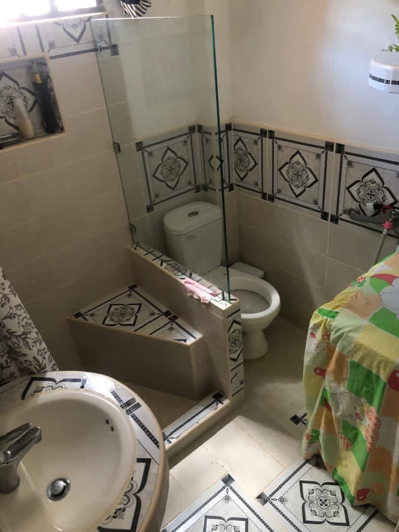 Se vende casa en mantilla. Vacía