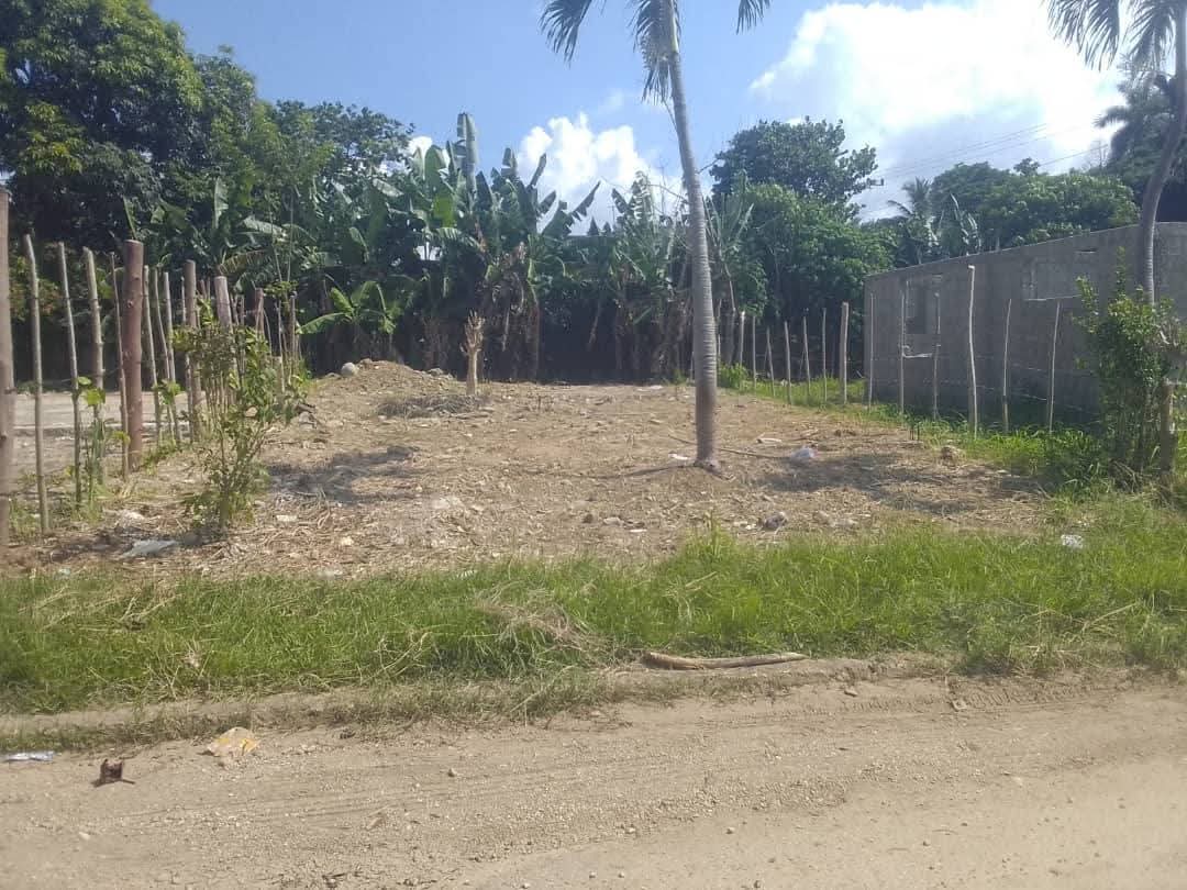 Oportunidad para realizar negocio o tu casa!!! Se vende terreno con zapata