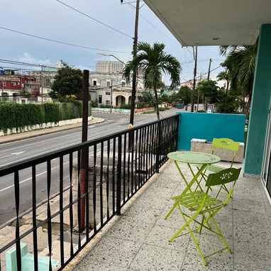 Bonito apartamento para renta lineal en el Vedado (Calzada y 14)