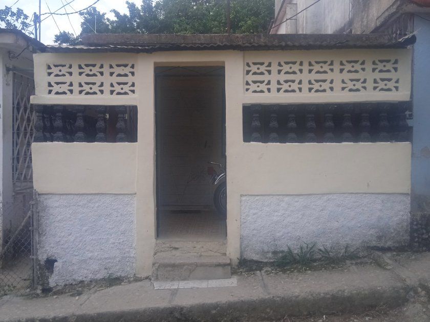 Casa independiente de 3 habitaciones en venta en Reparto Mantilla, Arroyo