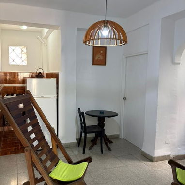 Renta lineal apartamento de 1 cuarto en Centro Habana, cerca del Malecón