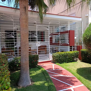 Renta lineal: casa independiente en Playa, zona del Náutico, La Habana