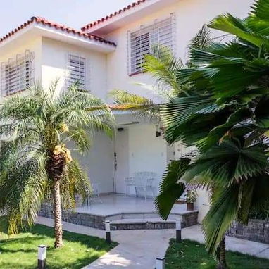 CASA DE RENTA EN MIRAMAR