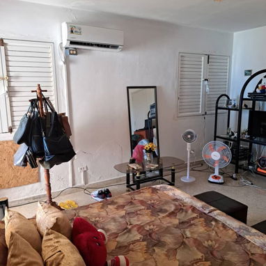 Vendo apartamento en Vedado, La Habana.