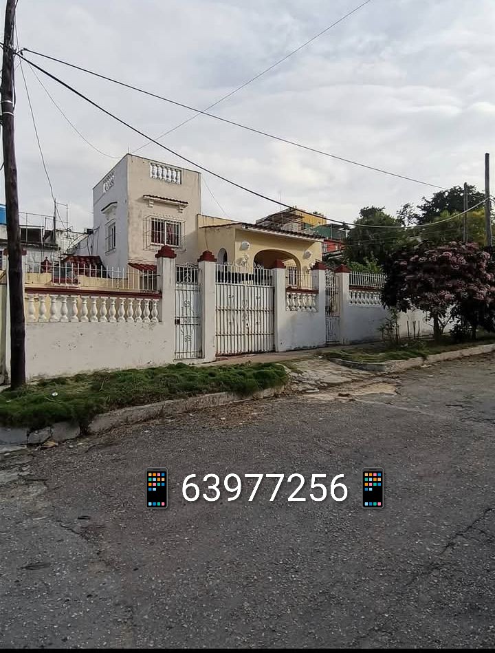 Vendo casa con piscina completamente independiente en la Víbora.