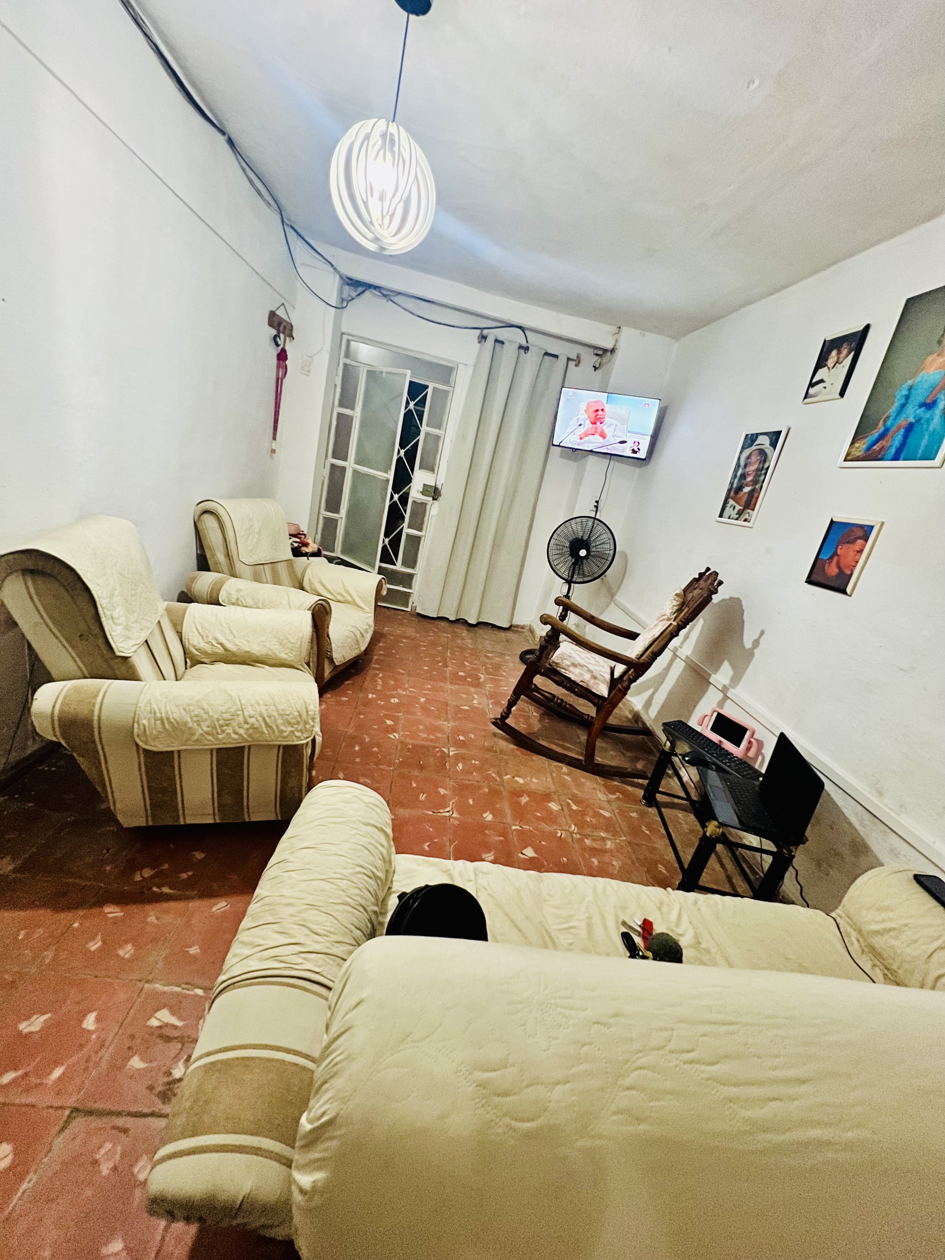 Se vende casa en Ctro Habana super centrica, el apartamento esta en un edificio