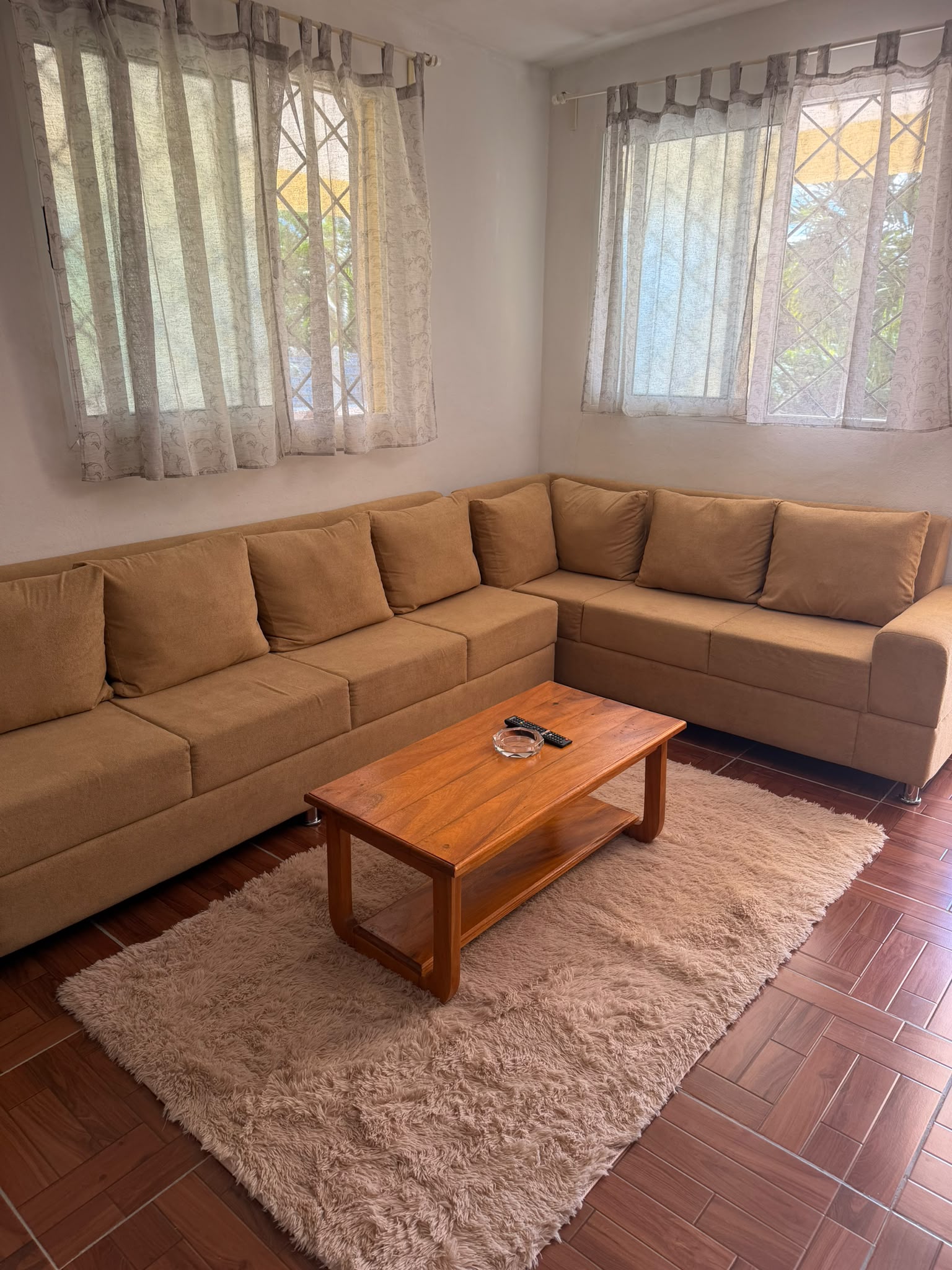 Casablanca reparto bahía . 3/4 dobles uno en suite. Salon cocina americana 2
