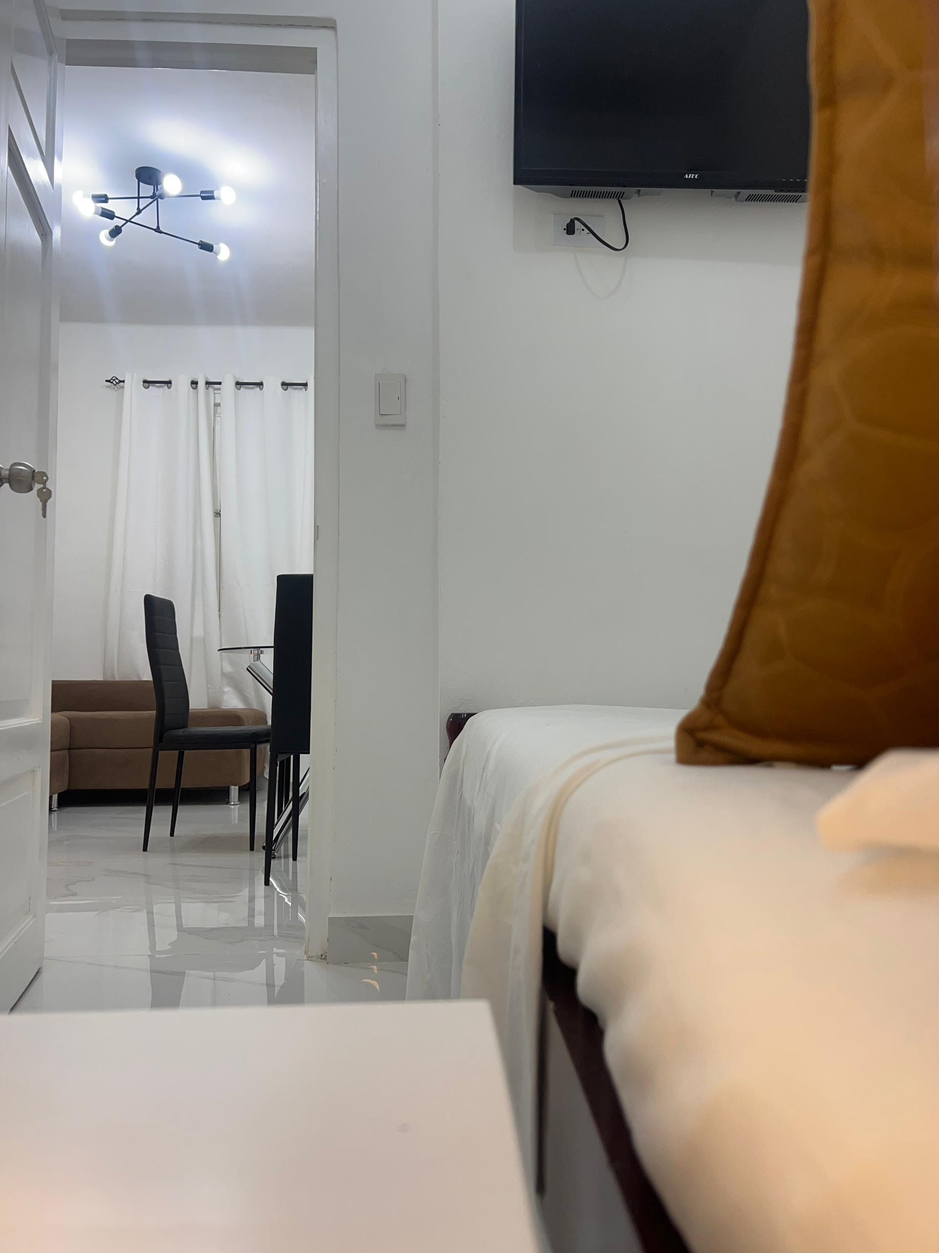 Apartamento interior en 1er piso. Se deja todo. Respaldo eléctrico de 24 hrs.