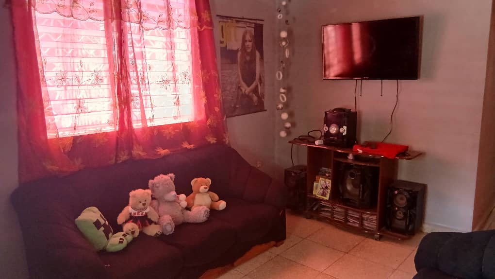 Casa independiente lista para llegar y vivir. Papeles en regla